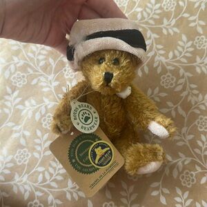 NWT Boyds Bears Chanel De La Plumtete #9184 Jointed 6” Plush Golden Teddy Award